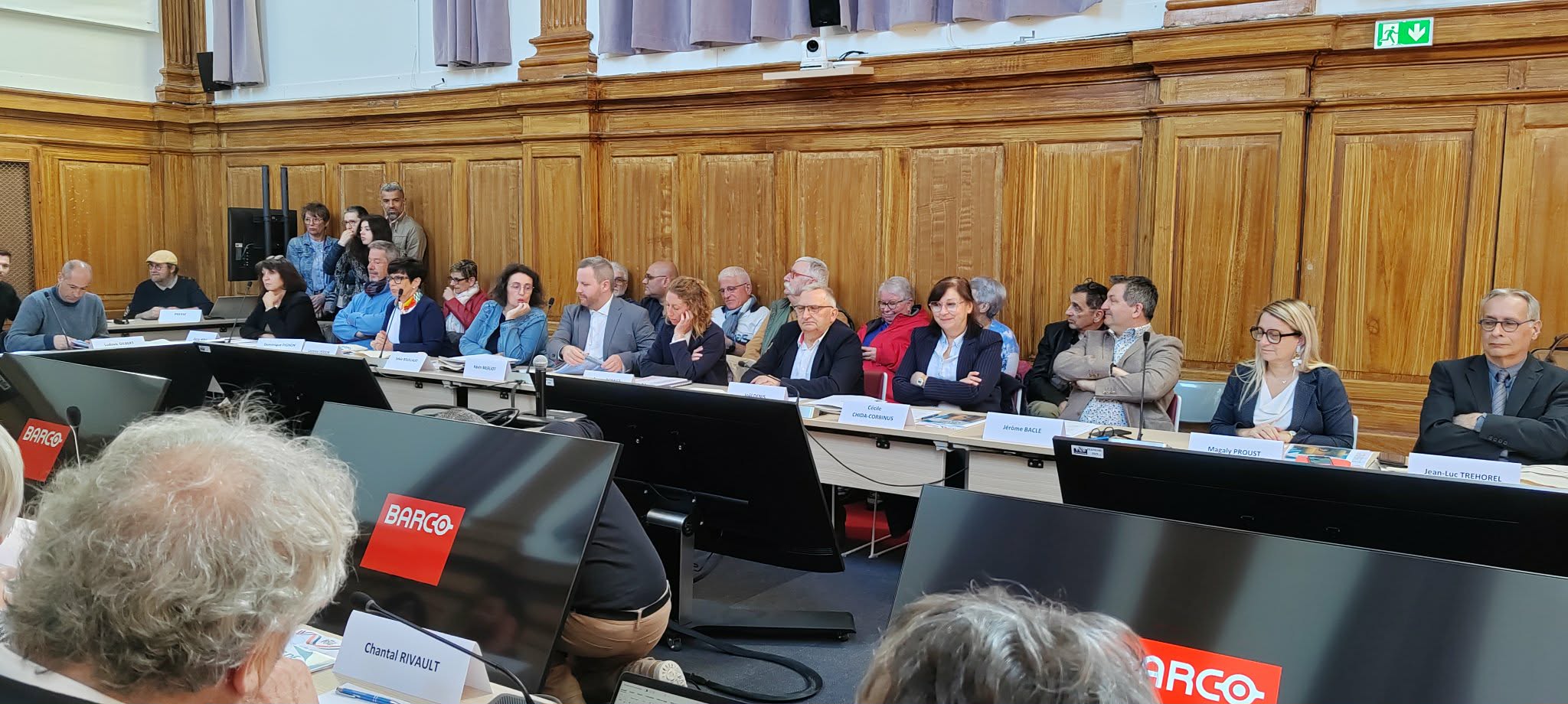 Conseil municipal majorité 1.jpg (315 KB)