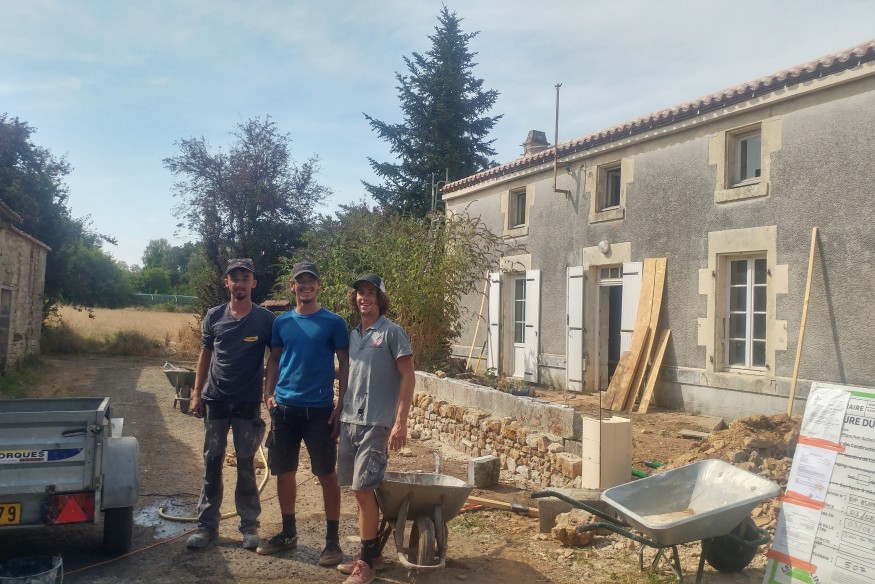 Simon Blais, le meilleur apprenti de France en "charpente et bois", met son talent au service d'une maison de famille