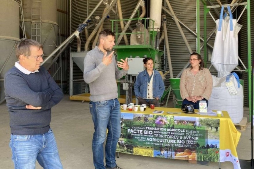 Les agriculteurs bio fustigent la loi d'urgence agricole